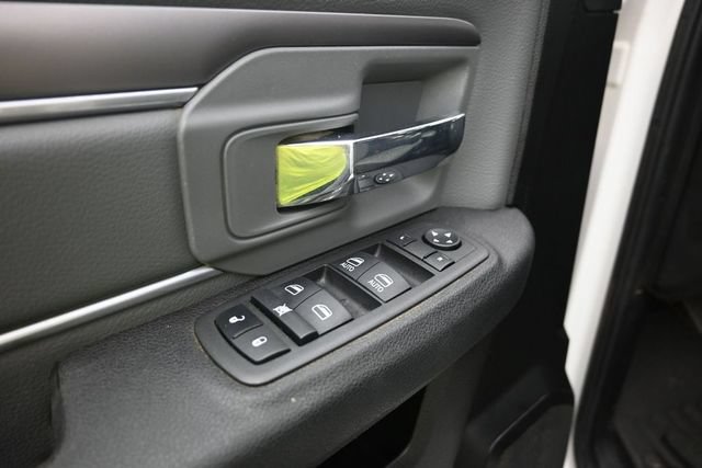 Used 2022 RAM 1500 Classic SLT AWD/4WD image 13