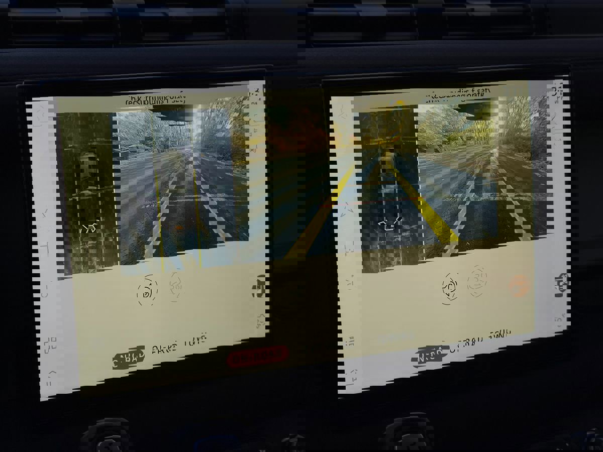 Used 2023 Land Rover Defender 110 75th Limited Edition image 33