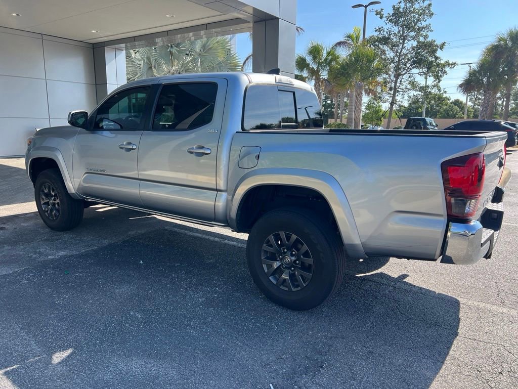 Used 2022 Toyota Tacoma SR5 RWD image 4