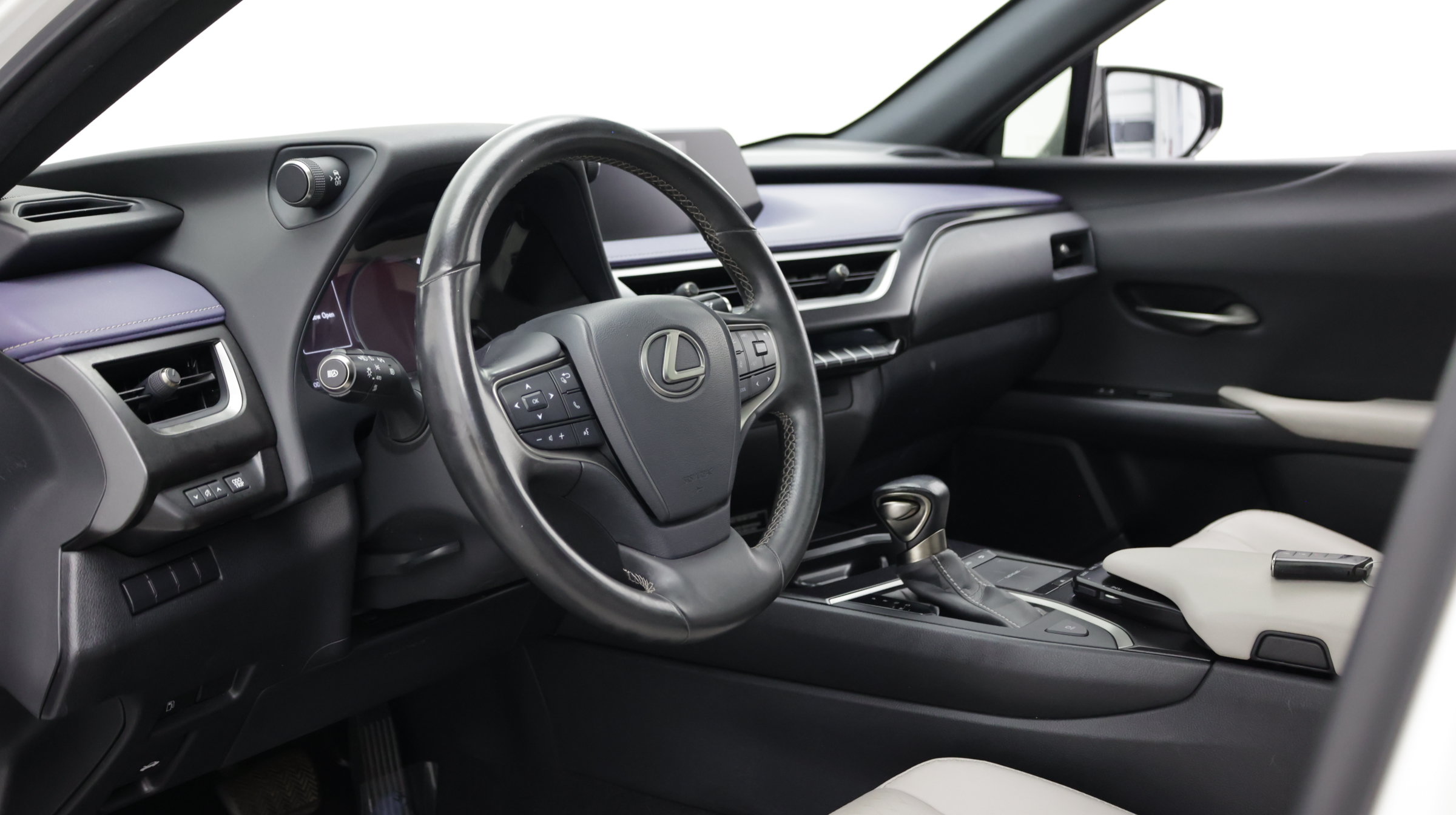 Used 2022 Lexus UX 200 w/ Accessory Package (Z1) FWD image 13