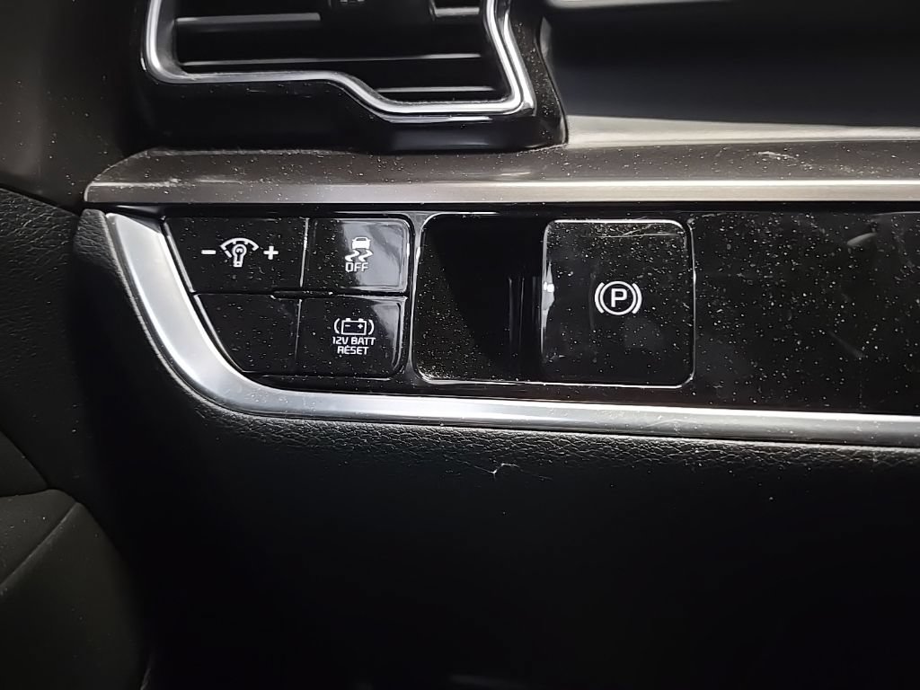 Certified 2023 Kia Sportage EX AWD/4WD image 31