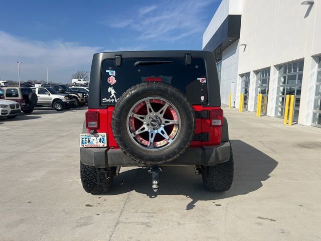 Used 2015 Jeep Wrangler Unlimited Rubicon w/ Connectivity Group image 4