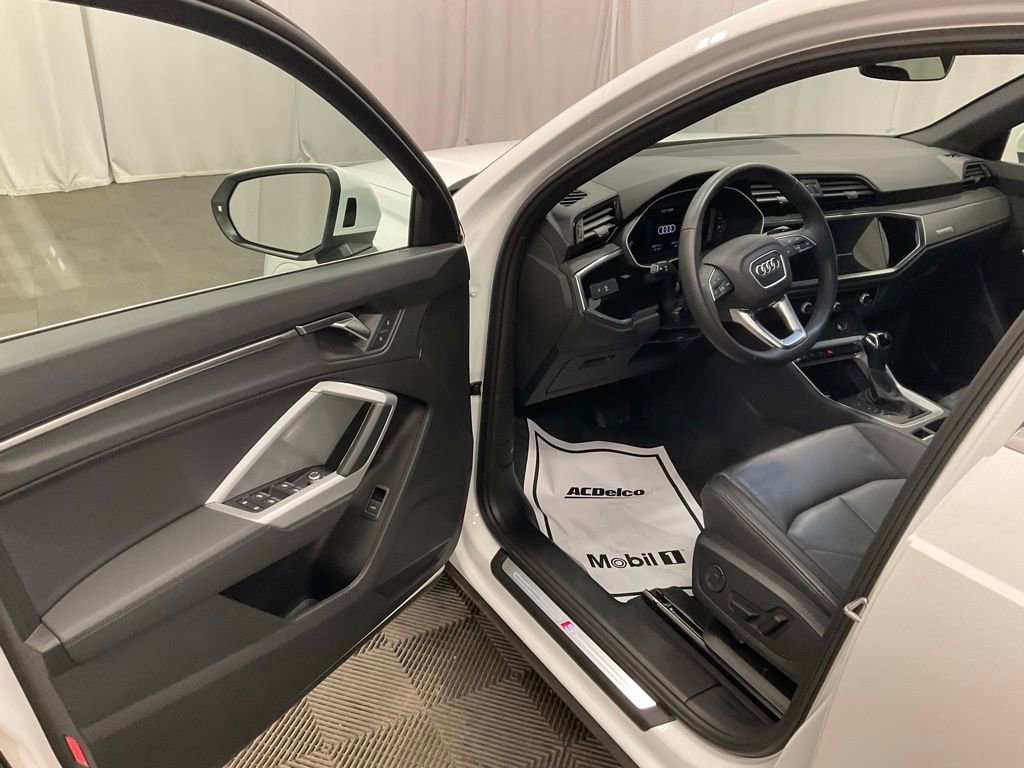 Used 2025 Audi Q3 2.0T Premium image 10