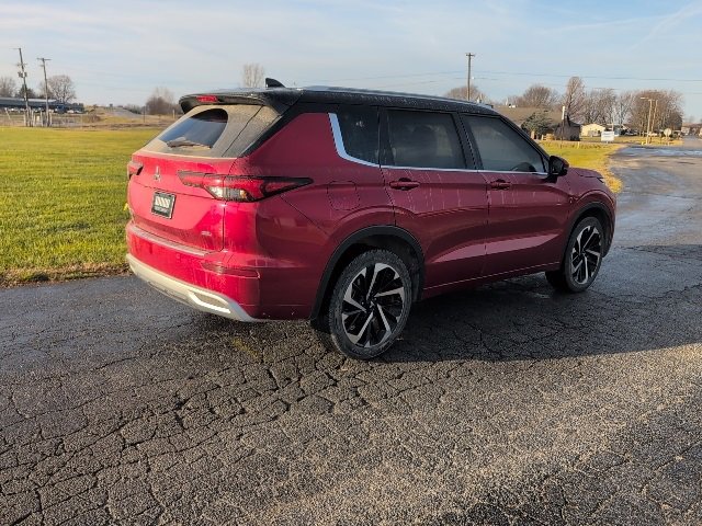 Used 2024 Mitsubishi Outlander SEL Black Edition image 6