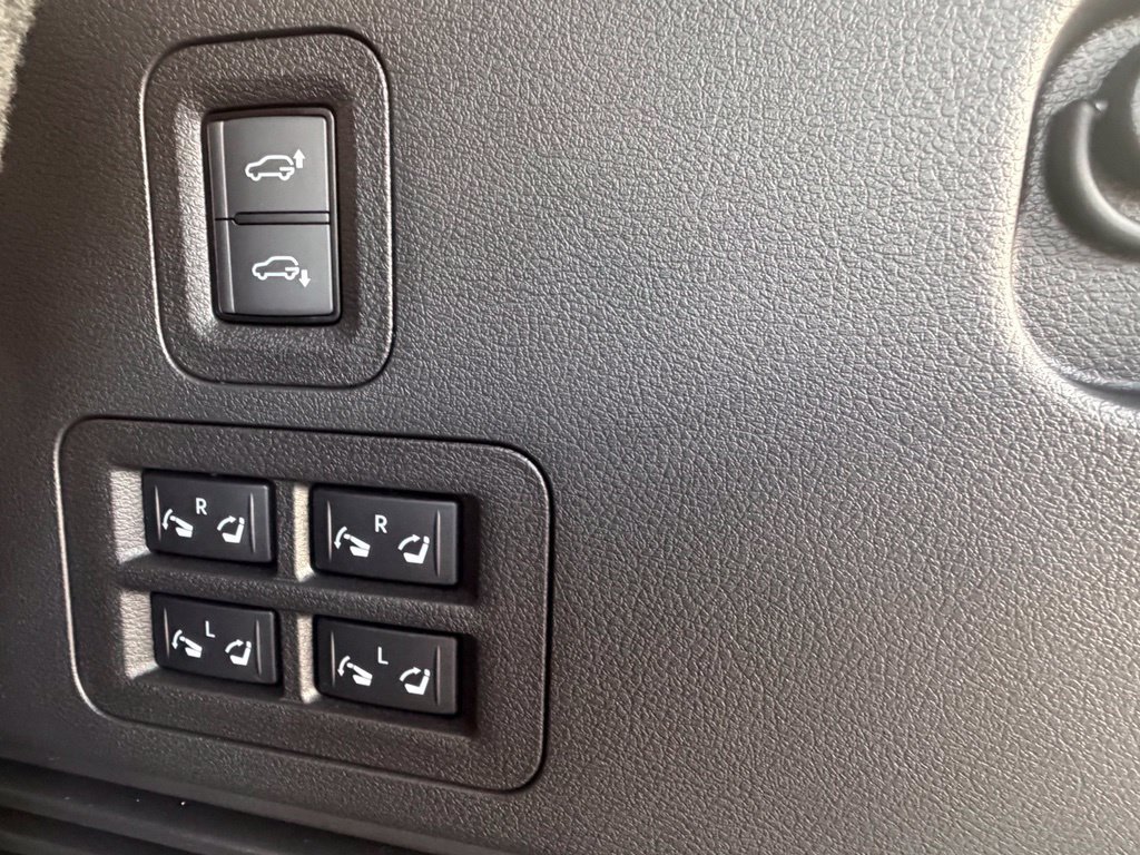 Used 2025 INFINITI QX80 Sensory AWD/4WD image 44