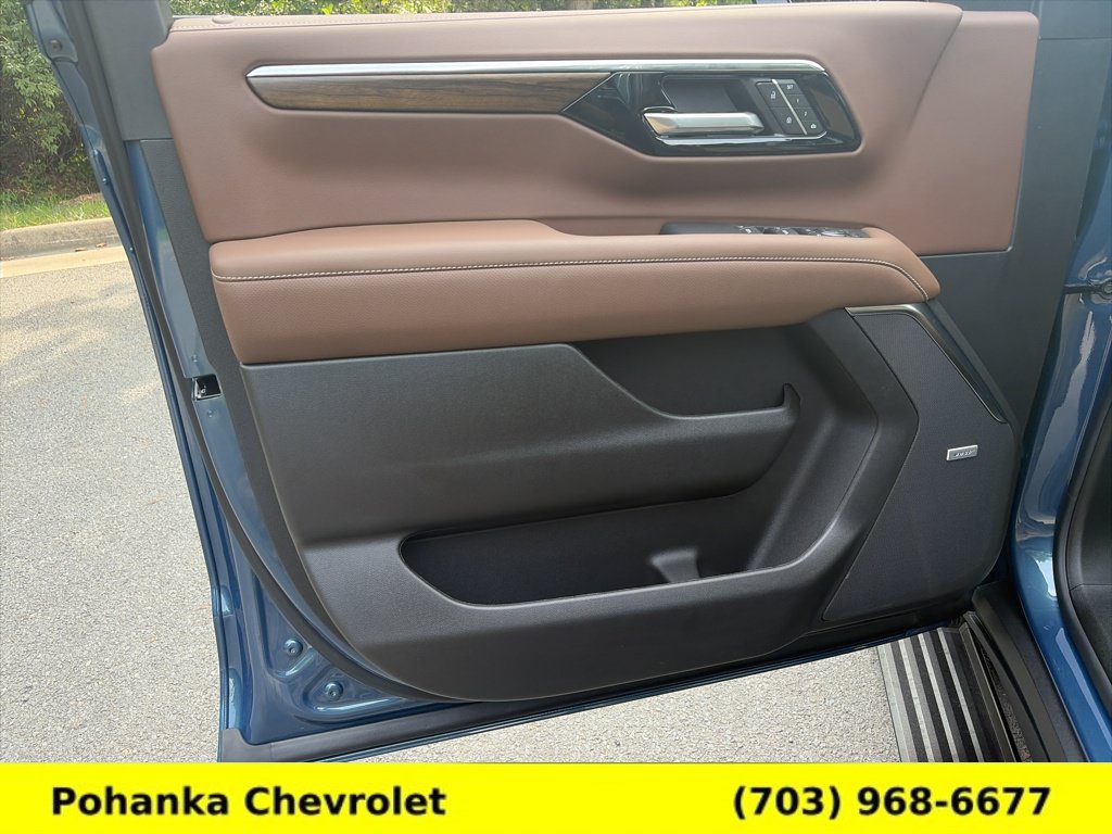 New 2026 Chevrolet Suburban High Country AWD/4WD image 23