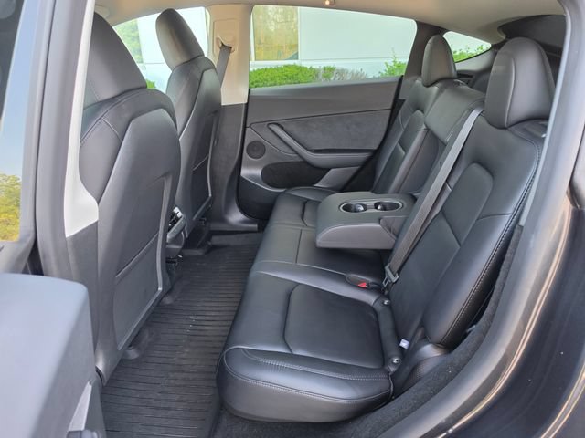Used 2025 Tesla Model Y Long Range RWD image 38