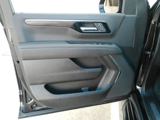Used 2026 Chevrolet Tahoe LT RWD image 14