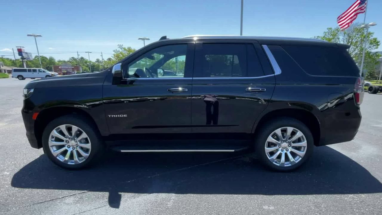 Used 2024 Chevrolet Tahoe Premier AWD/4WD image 5