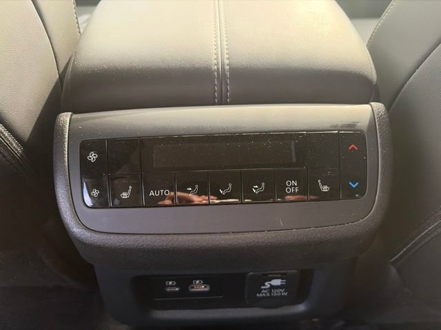 Used 2024 Nissan Pathfinder Platinum AWD/4WD image 24