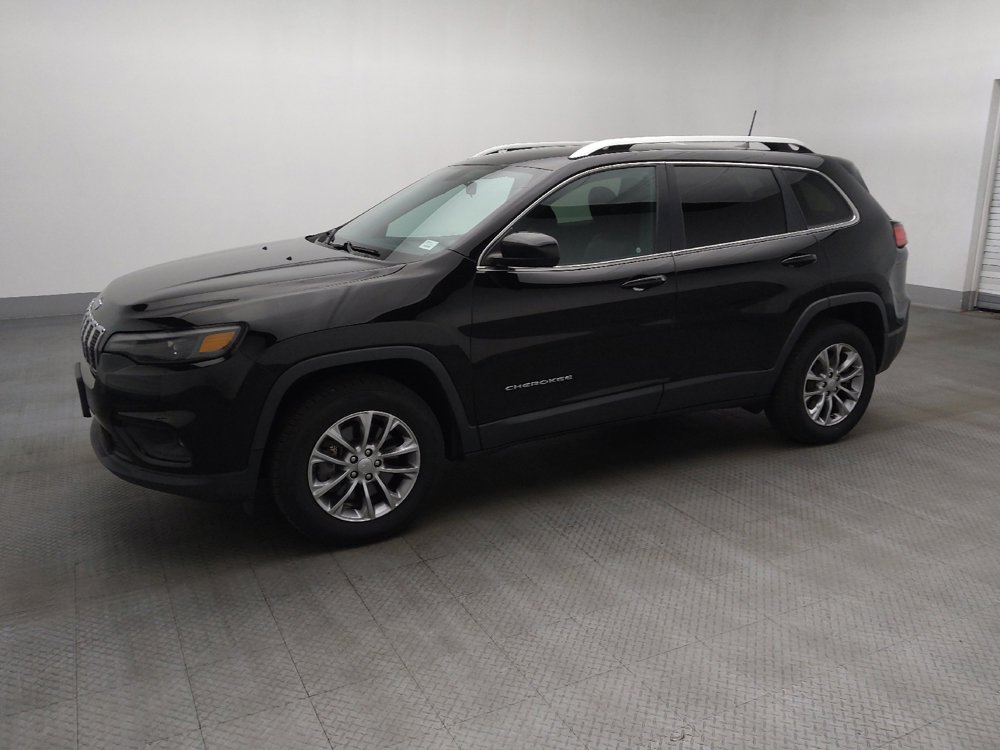 Used 2019 Jeep Cherokee Latitude Plus image 2