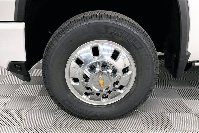 Used 2024 Chevrolet Silverado 3500 High Country w/ High Country Premium Package AWD/4WD image 10