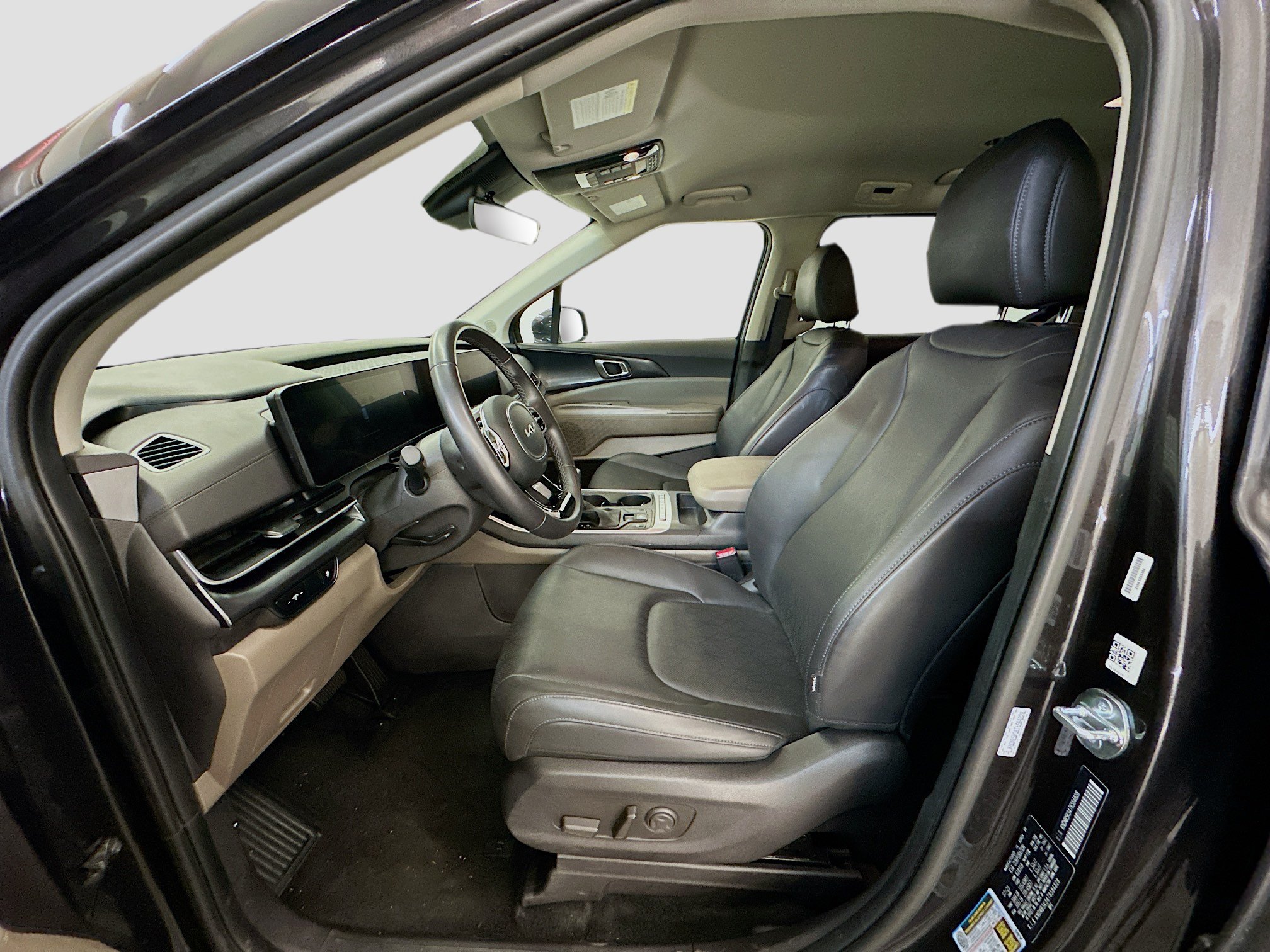 Used 2026 Kia Carnival FWD image 13