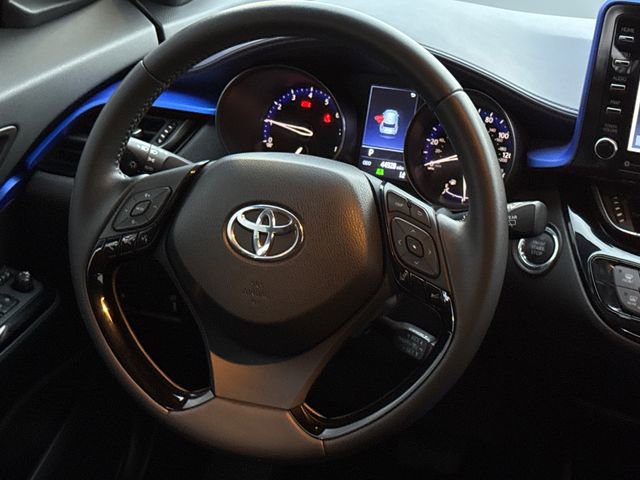 Used 2020 Toyota C-HR XLE image 14