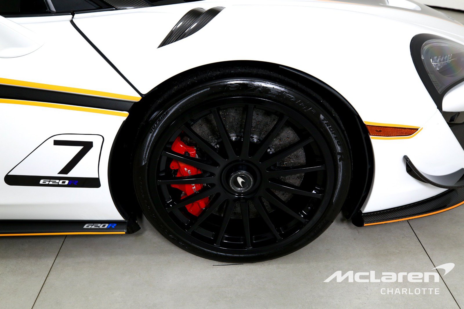 Used 2020 McLaren 620R RWD image 27