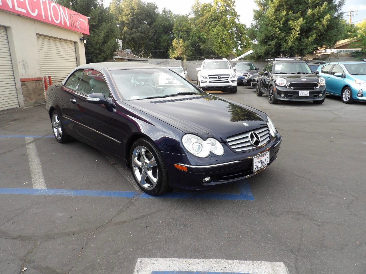 Used 2005 Mercedes-Benz CLK 320 Cabriolet image 2