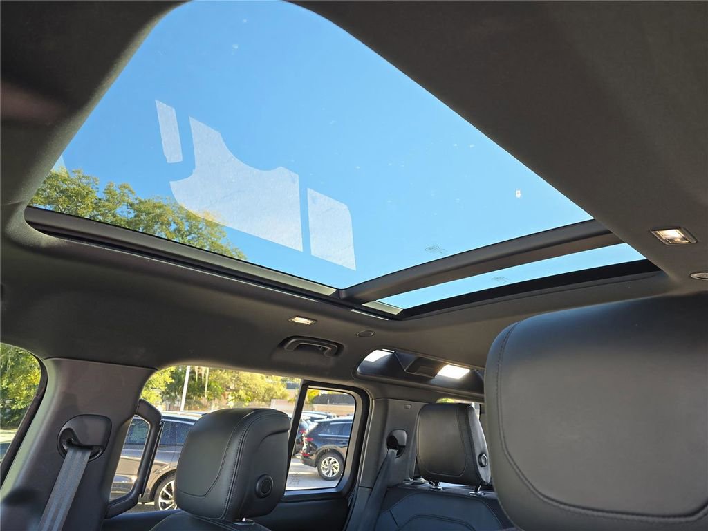 Used 2021 Land Rover Defender 110 X image 22