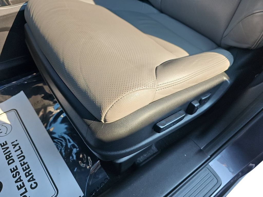 Used 2016 Honda CR-V Touring image 28