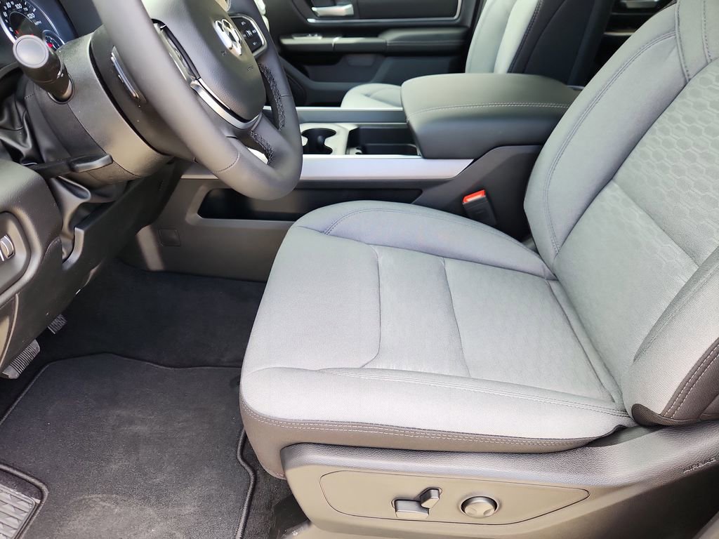 New 2026 RAM 1500 Big Horn AWD/4WD image 7