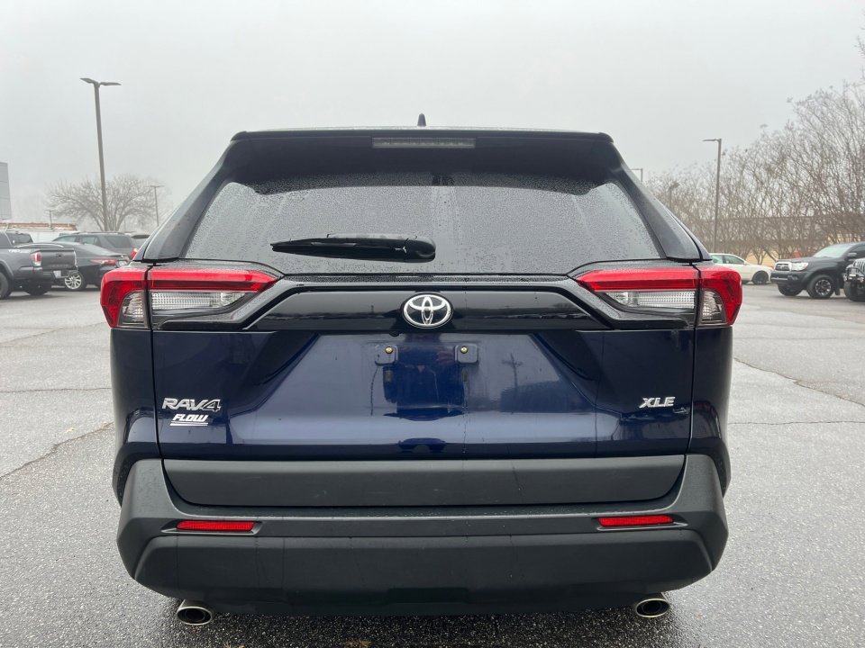 Used 2019 Toyota RAV4 XLE Premium w/ Phone Cable & Charge Package image 15