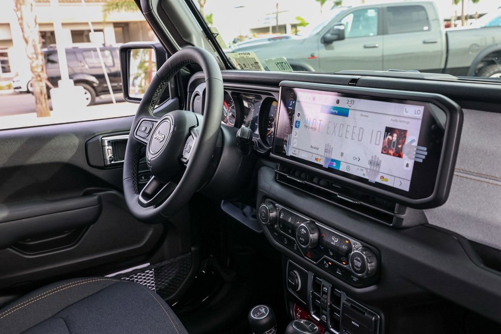 New 2025 Jeep Gladiator Willys image 19