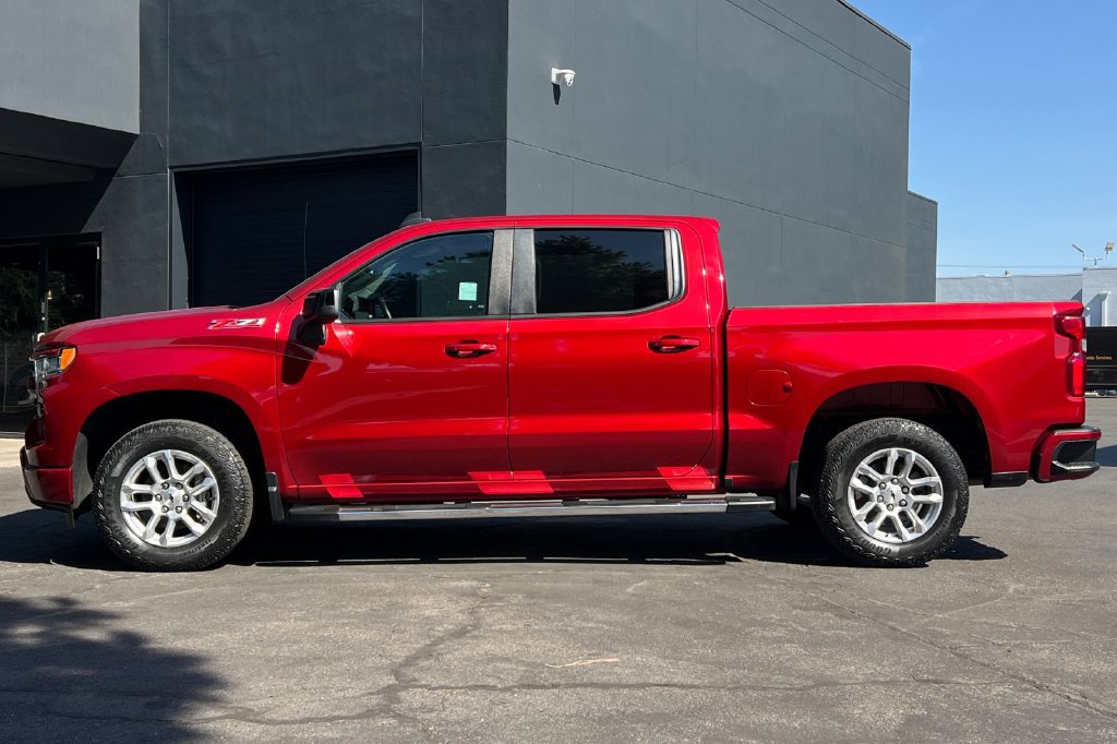 Used 2024 Chevrolet Silverado 1500 RST w/ Z71 Off-Road Package AWD/4WD image 7