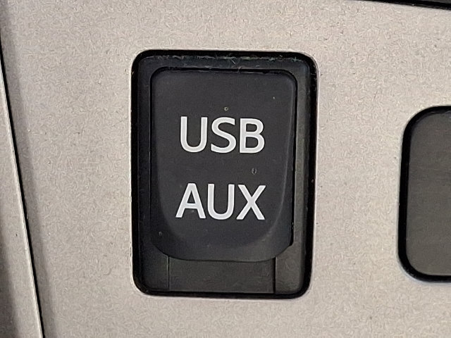 Used 2013 Toyota Corolla LE FWD image 22