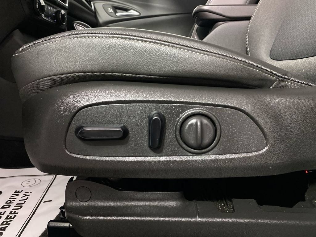 Certified 2024 Buick Encore GX Preferred w/ Comfort Package FWD image 12