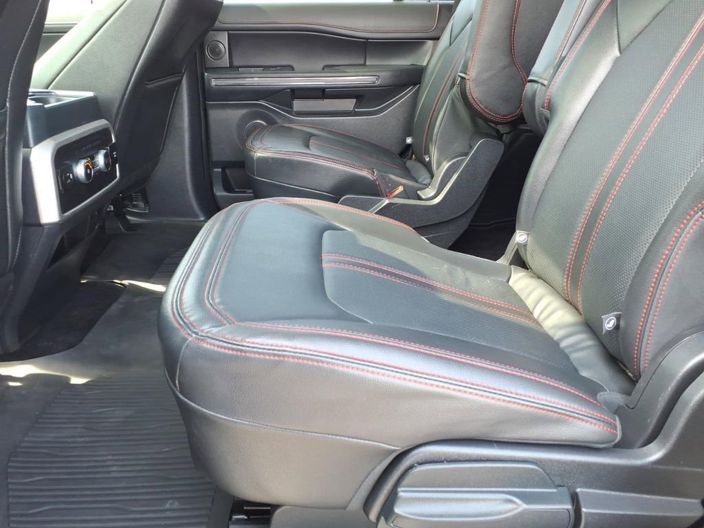 Used 2022 Ford Expedition Limited AWD/4WD image 16