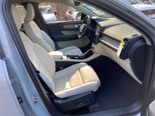 New 2026 Volvo XC40 B5 Ultra w/ Climate Package image 15