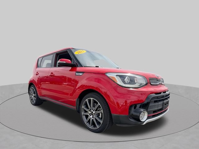 Used 2017 Kia Soul ! w/ Tech Package FWD image 2