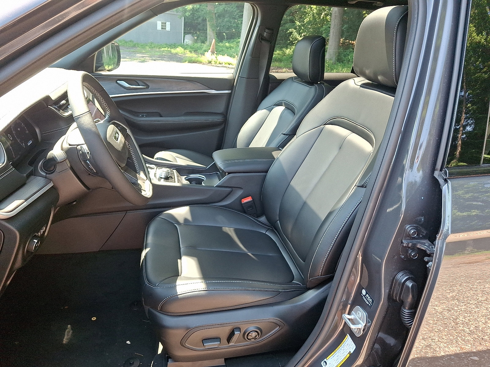 New 2025 Jeep Grand Cherokee Limited image 8