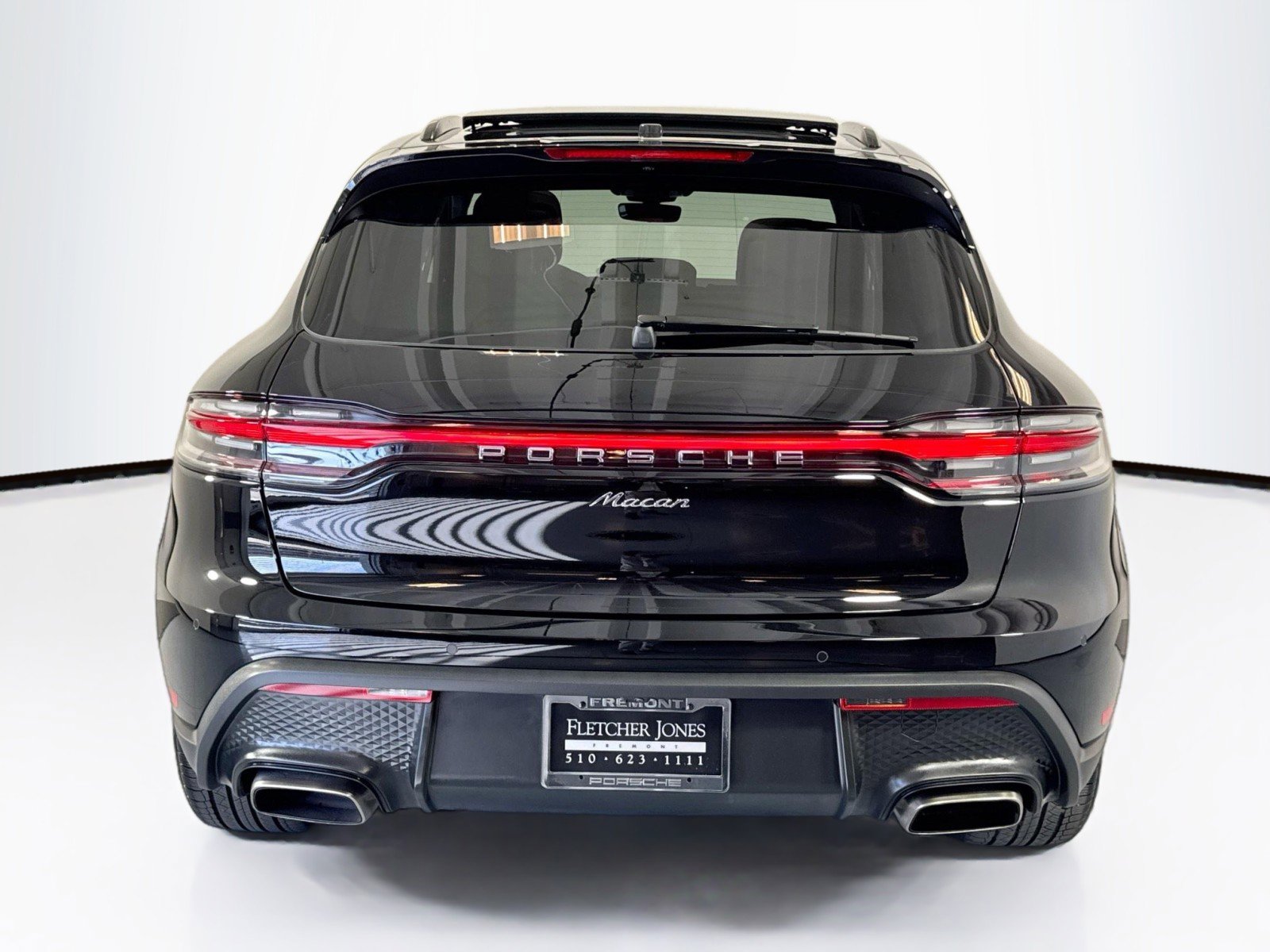 Certified 2025 Porsche Macan image 10