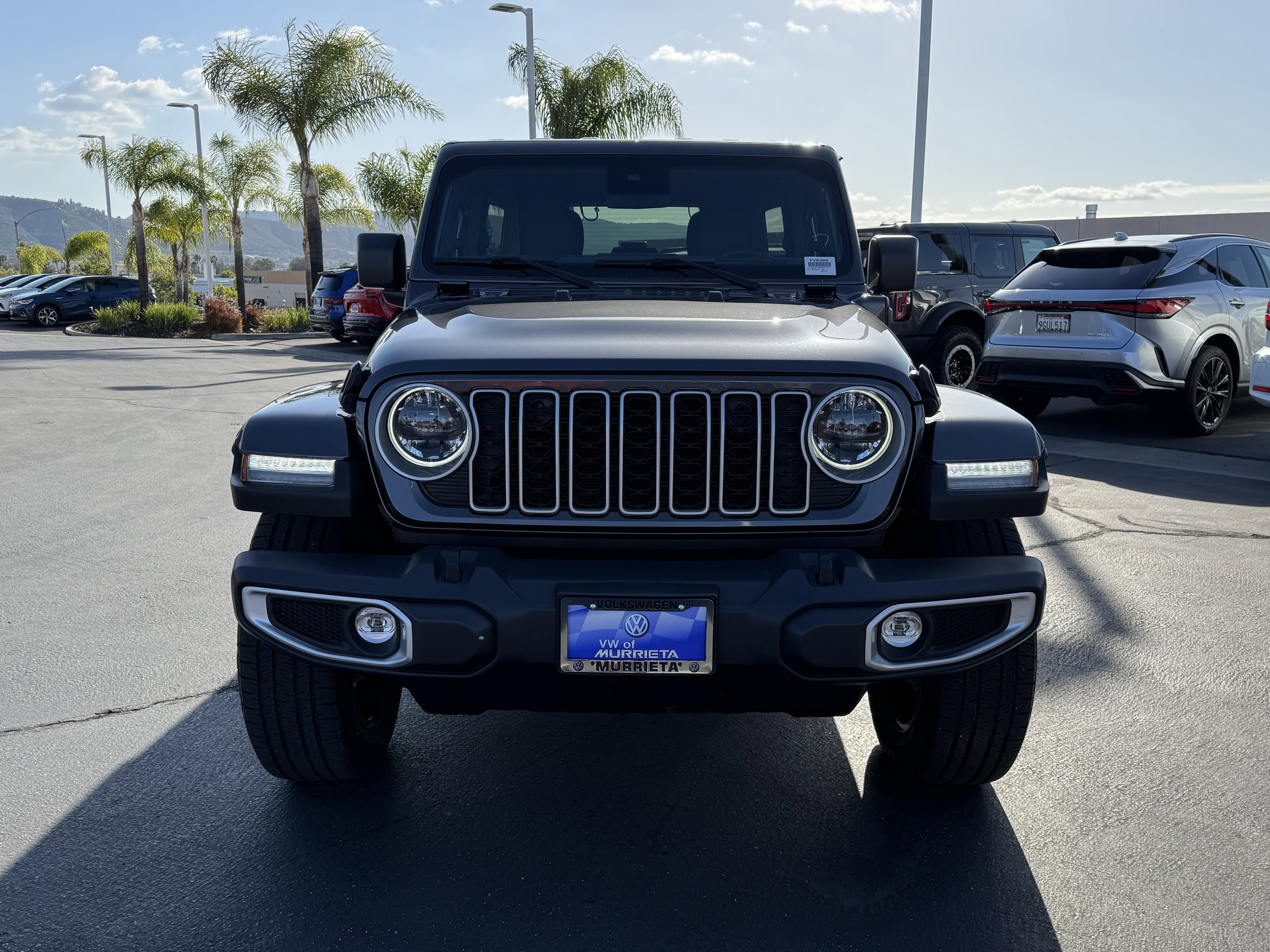 Used 2025 Jeep Wrangler Unlimited Sahara w/ Safety Group AWD/4WD image 3
