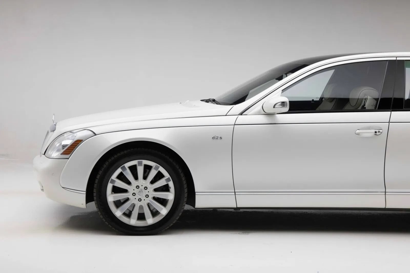 Used 2009 Maybach 62 S RWD image 17