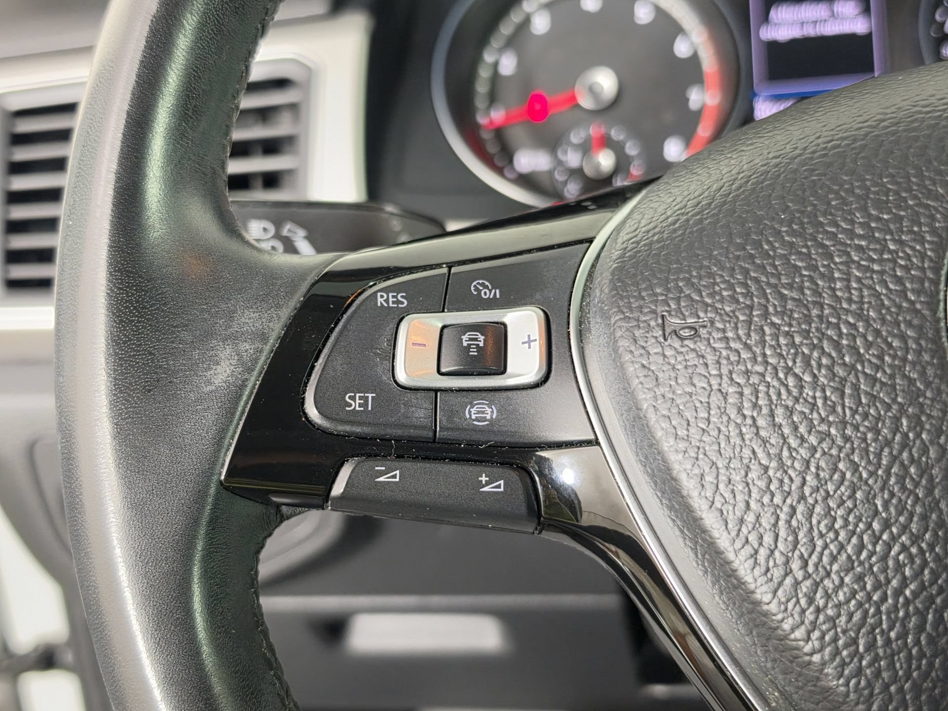 Used 2019 Volkswagen Atlas SE FWD image 21