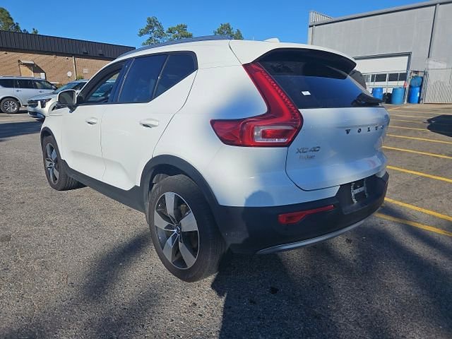Used 2019 Volvo XC40 T5 Momentum image 10