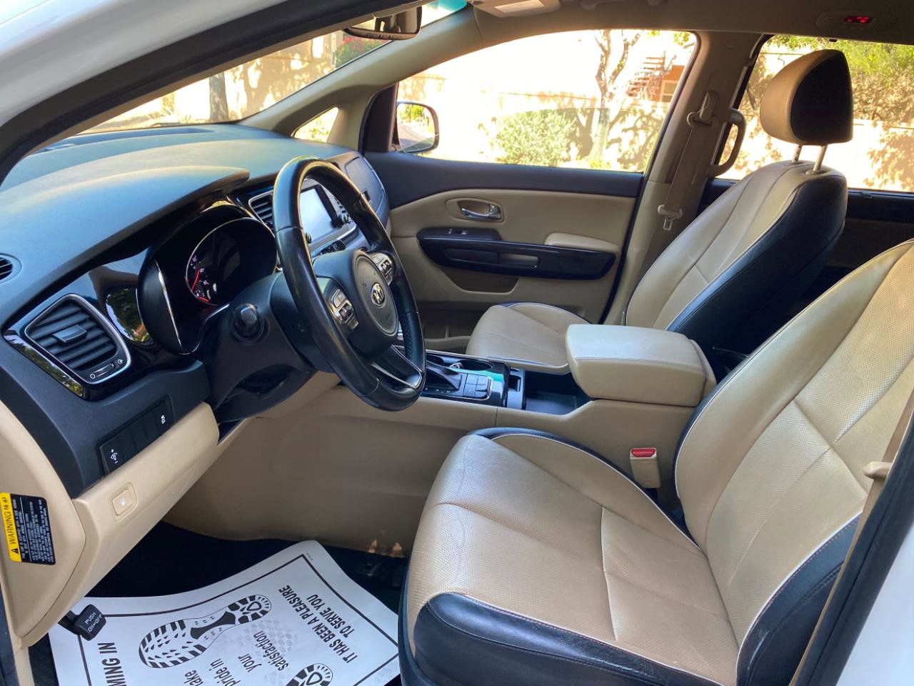 Used 2018 Kia Sedona EX FWD image 28