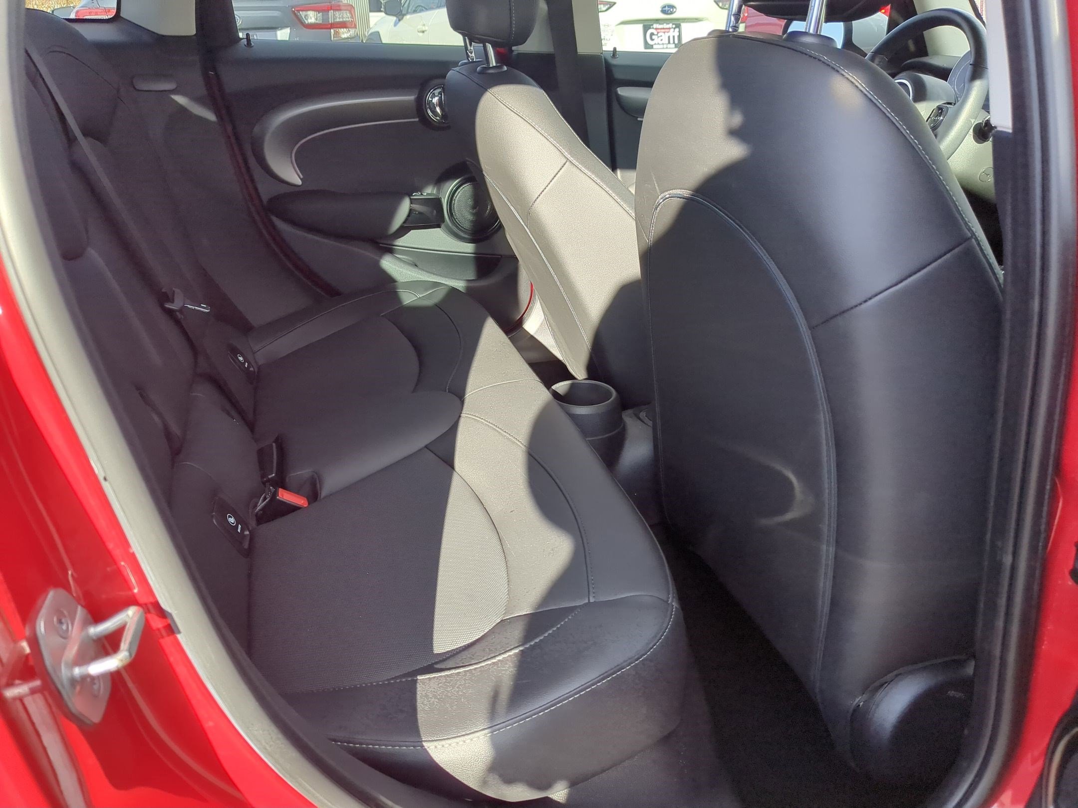 Used 2024 MINI Cooper 4-Door Hardtop image 30