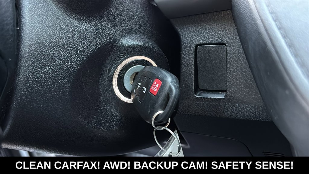 Used 2018 Toyota RAV4 LE AWD/4WD image 16