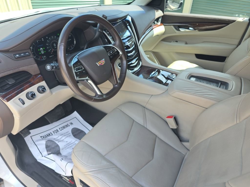 Used 2016 Cadillac Escalade ESV Luxury image 13
