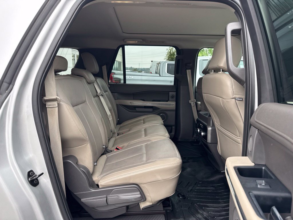 Used 2018 Ford Expedition Max XLT w/ Equipment Group 201A AWD/4WD image 21