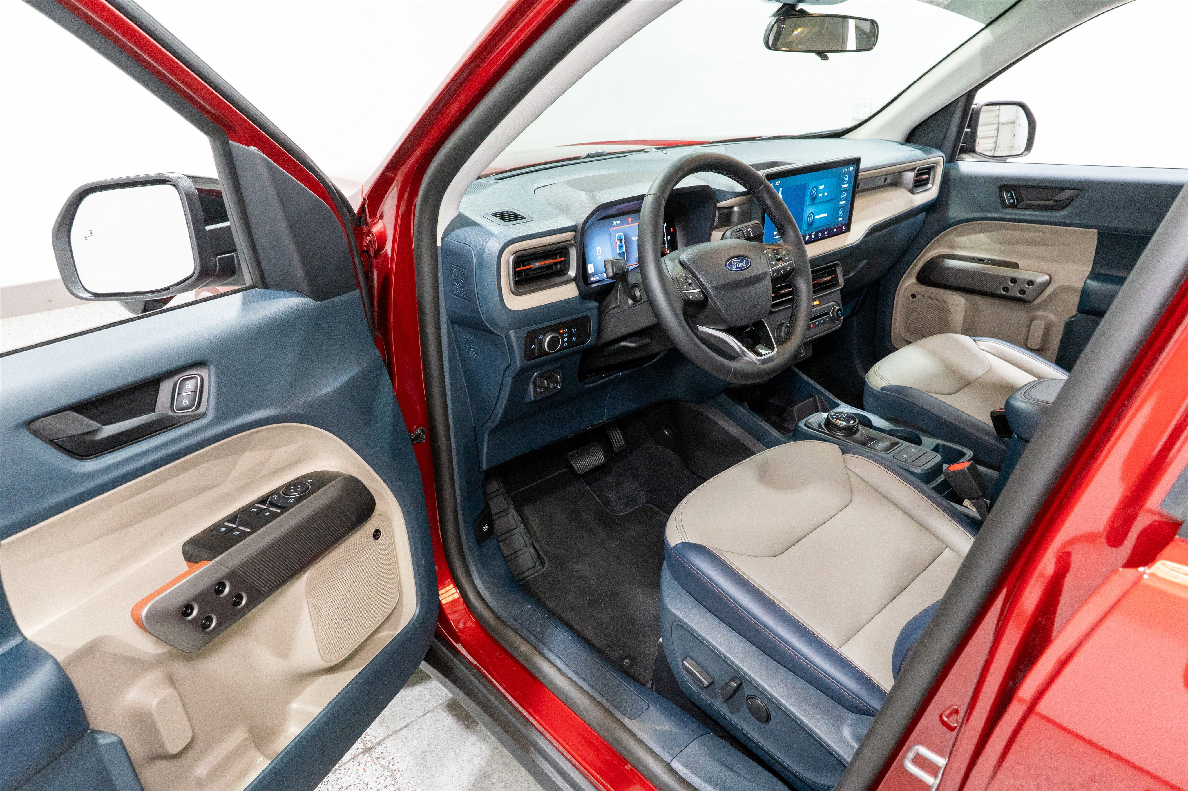 Used 2025 Ford Maverick Lariat w/ 4K Tow Package image 14