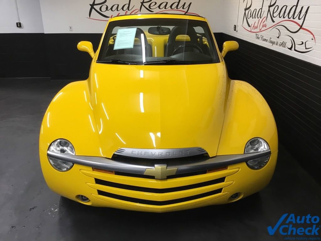 Used 2003 Chevrolet SSR w/ Preferred Equipment Group RWD image 4