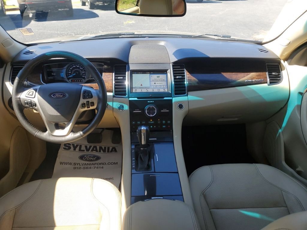 Used 2018 Ford Taurus Limited FWD image 11