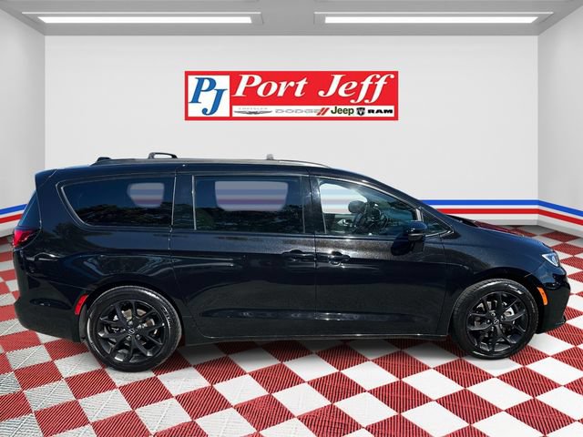 Used 2025 Chrysler Pacifica Limited FWD image 3