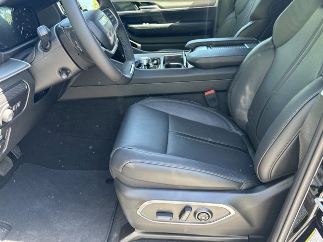 New 2026 Jeep Grand Wagoneer L Limited AWD/4WD image 9