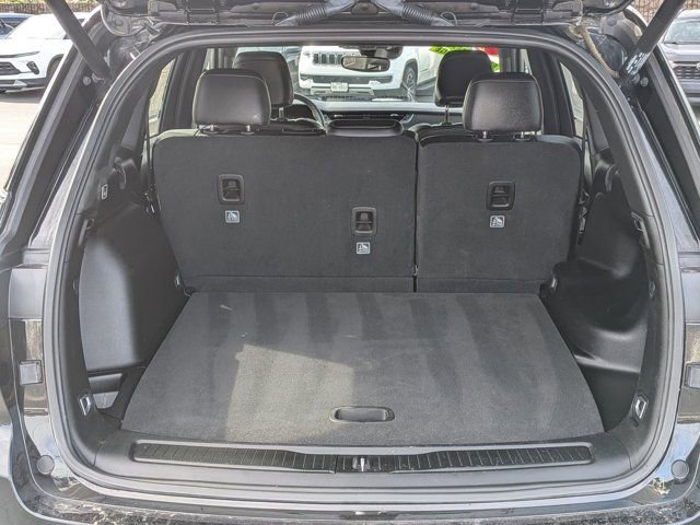 Used 2024 Jeep Grand Cherokee Altitude AWD/4WD image 10