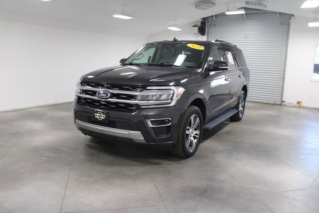 Used 2024 Ford Expedition Limited image 4