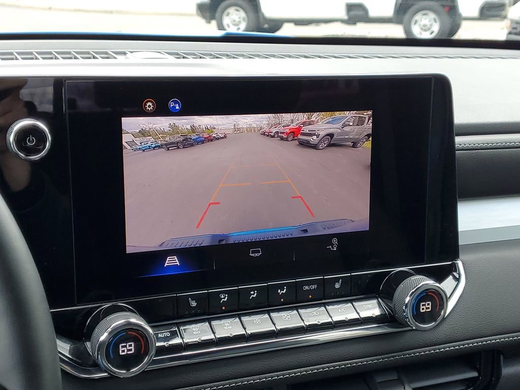 Used 2023 Chevrolet Colorado LT w/ LT Convenience Package III AWD/4WD image 13